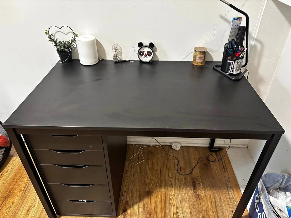 IKEA MICKE Desk