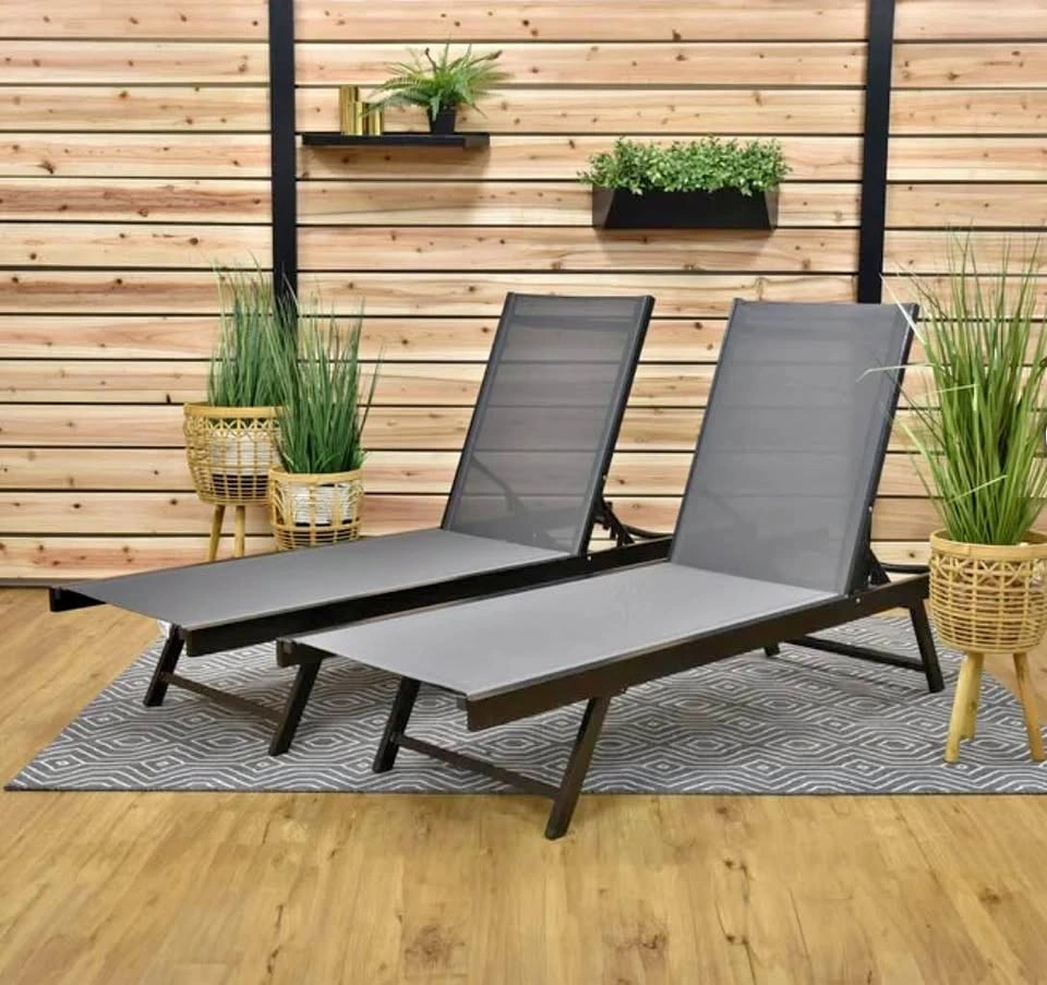 Set of 2 Outdoor Chaise Lounge Chairs