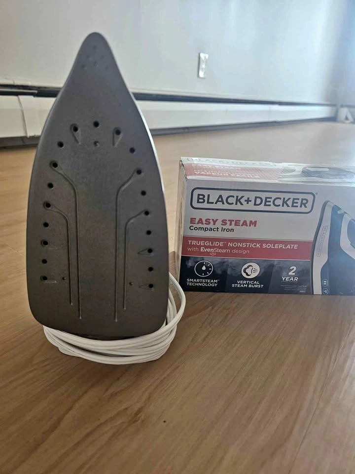 Black & Decker compact iron