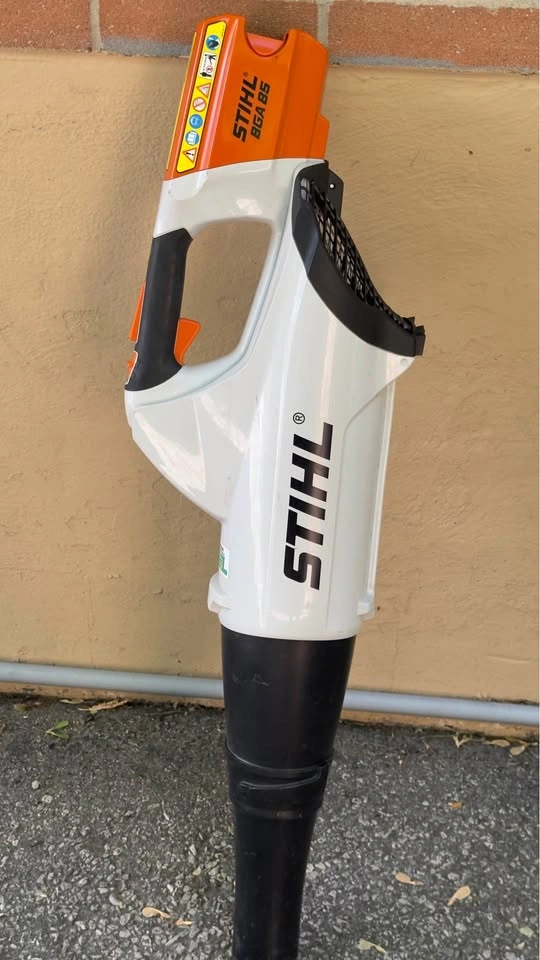 Gently Used STIHL BGA 85 Battery Blower – Tool Only - photo 4