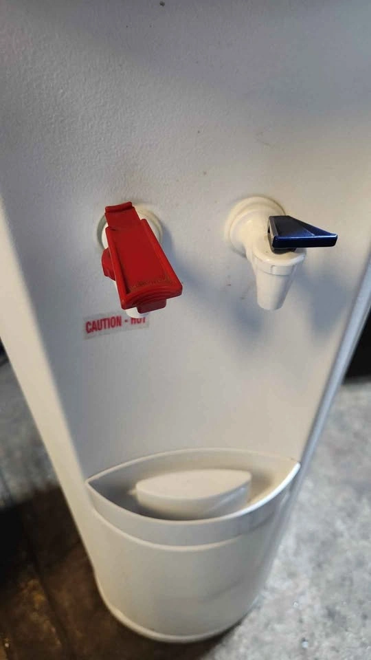 water dispenser - photo 2