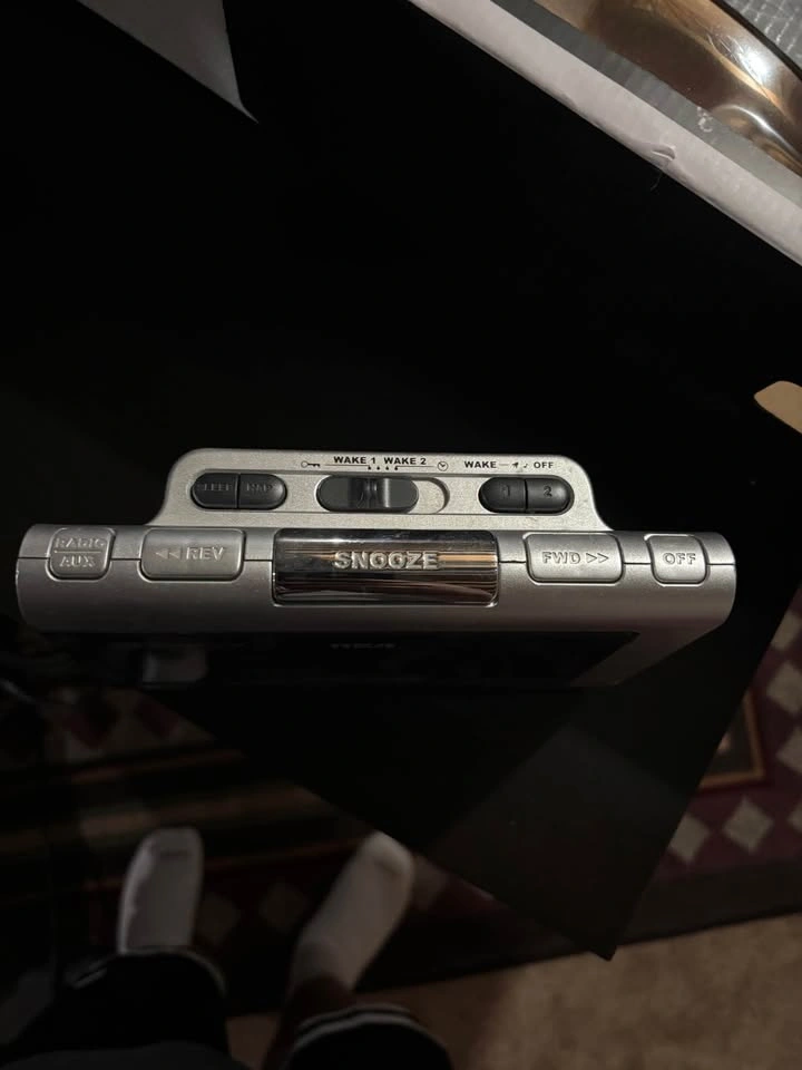 RCA AM/FM Clock Radio - photo 2