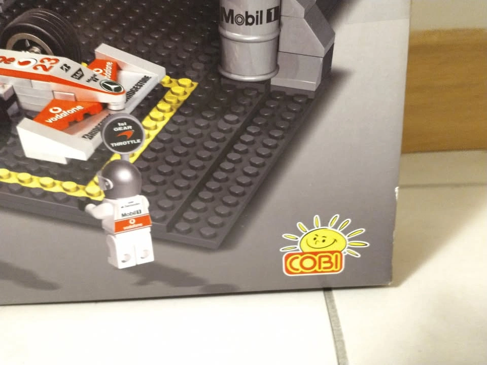 Vodafone McLaren Mercedes Cobi 500 Piece Toy 25500 New/Sealed - photo 3