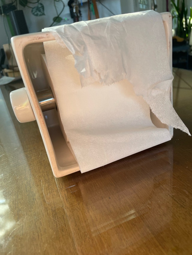 Novelty Robot Tissue Dispenser - photo 5