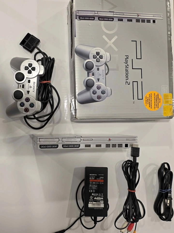 Ps2 slim Silver bundle