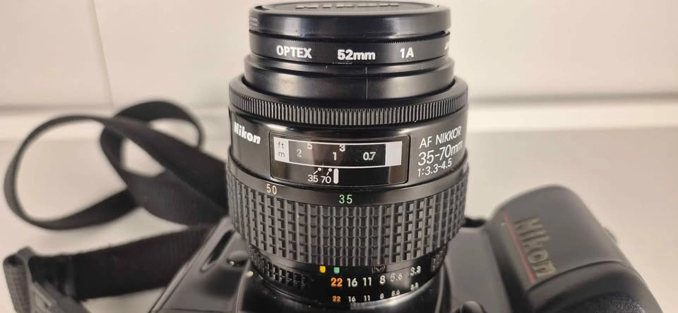 Nikon F-401 AF Film Camera with 35-70mm Lens and Camera Bag - photo 3