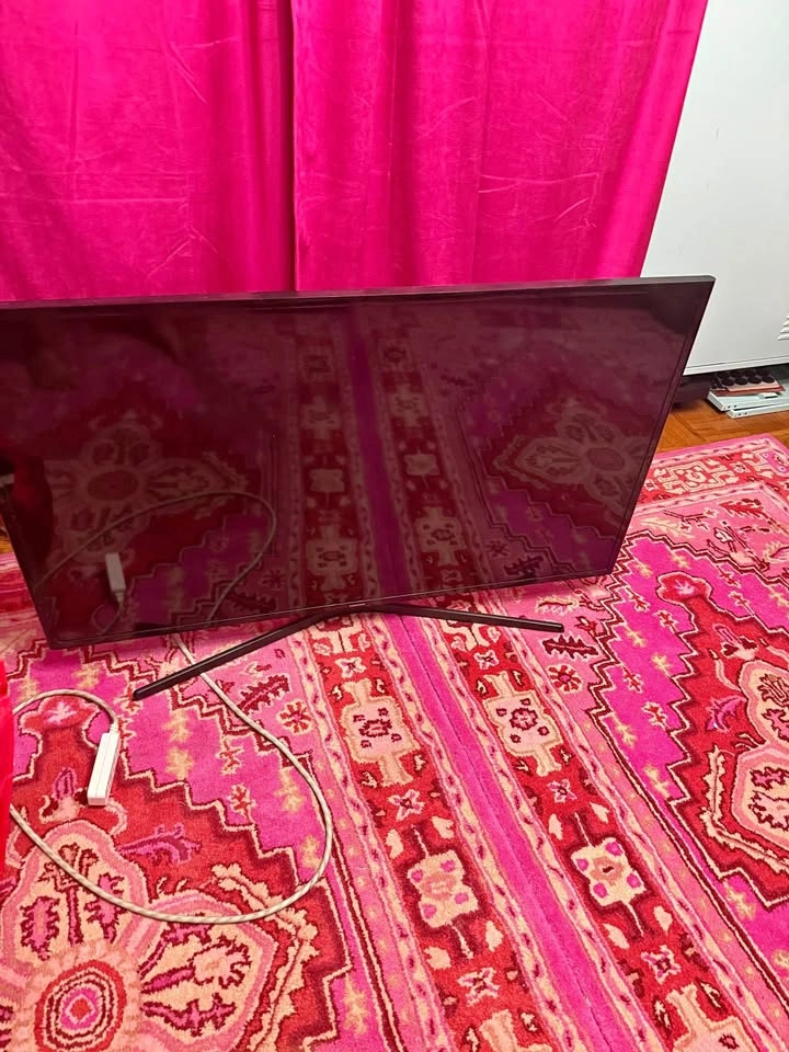 Samsung Flat Screen TV