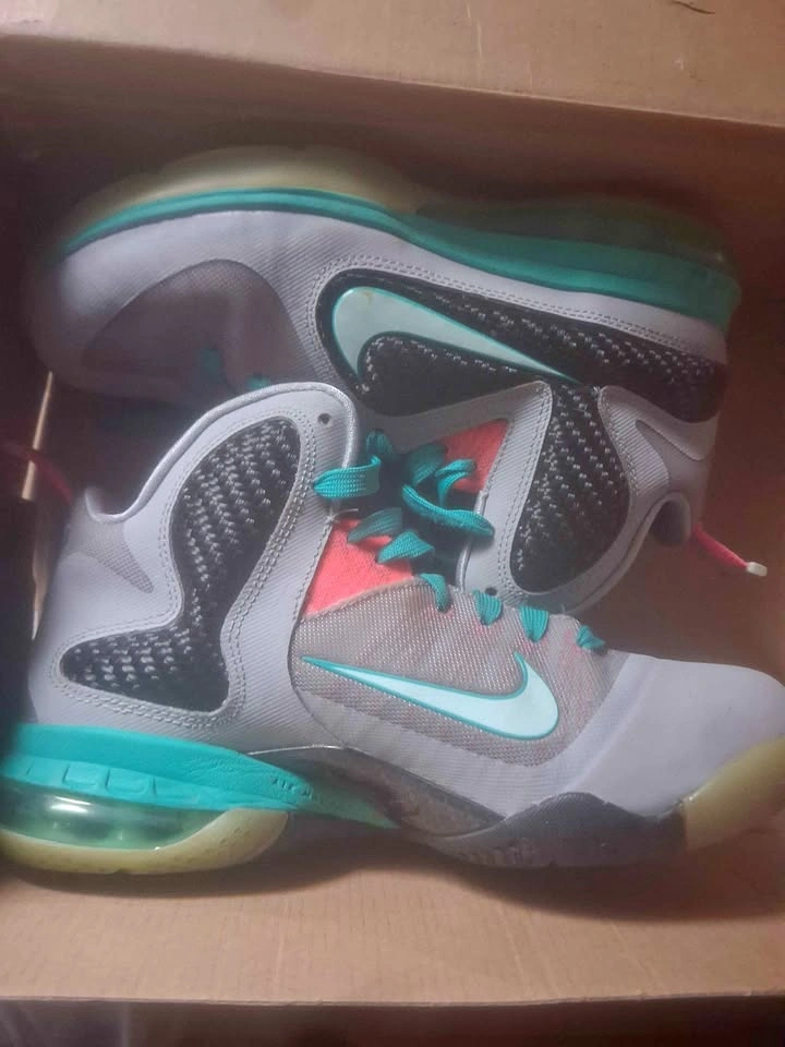 Various pair of gently used nikes