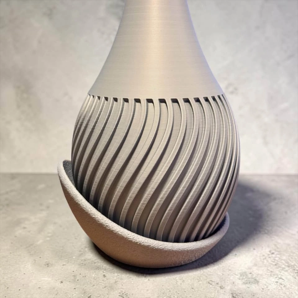 Modern Wavy Decorative Vase | 3D Printed | Minimalist Home Decor - photo 4