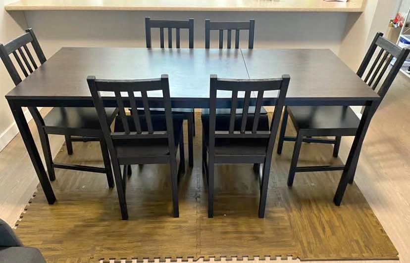 Extendable Table & Chairs set