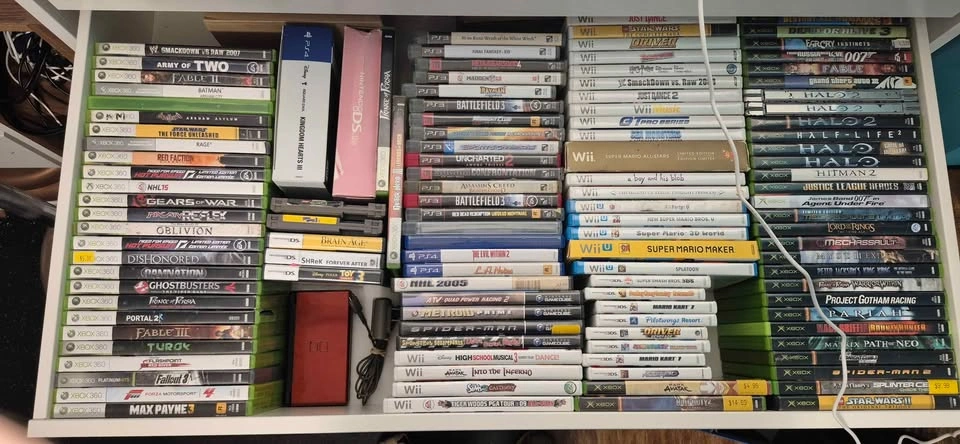 Huge Video Game Lot: GameCube, N64, Wii, Xbox 360, PS4 & More - photo 2