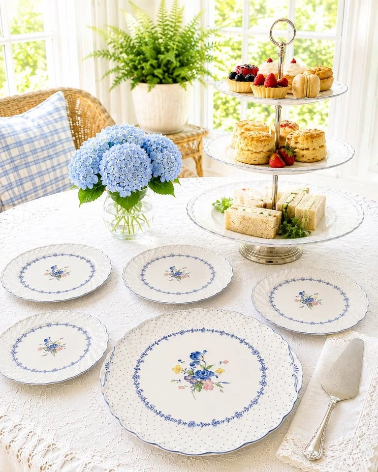 Cake Plate & 4 Dessert Plates Vintage Nikki Blue Peony - photo 2