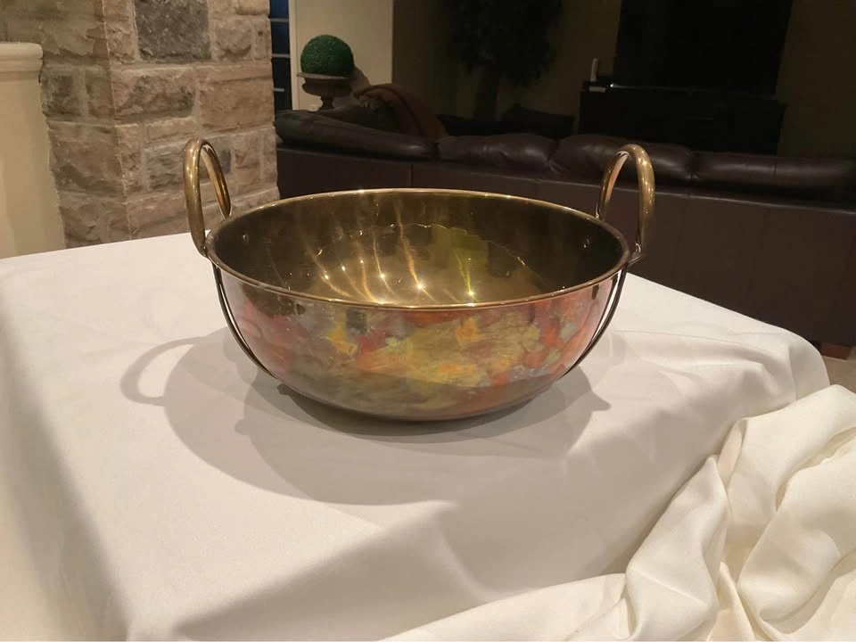 Bowl Vintage Brass With Two Looped Side Handles - photo 3
