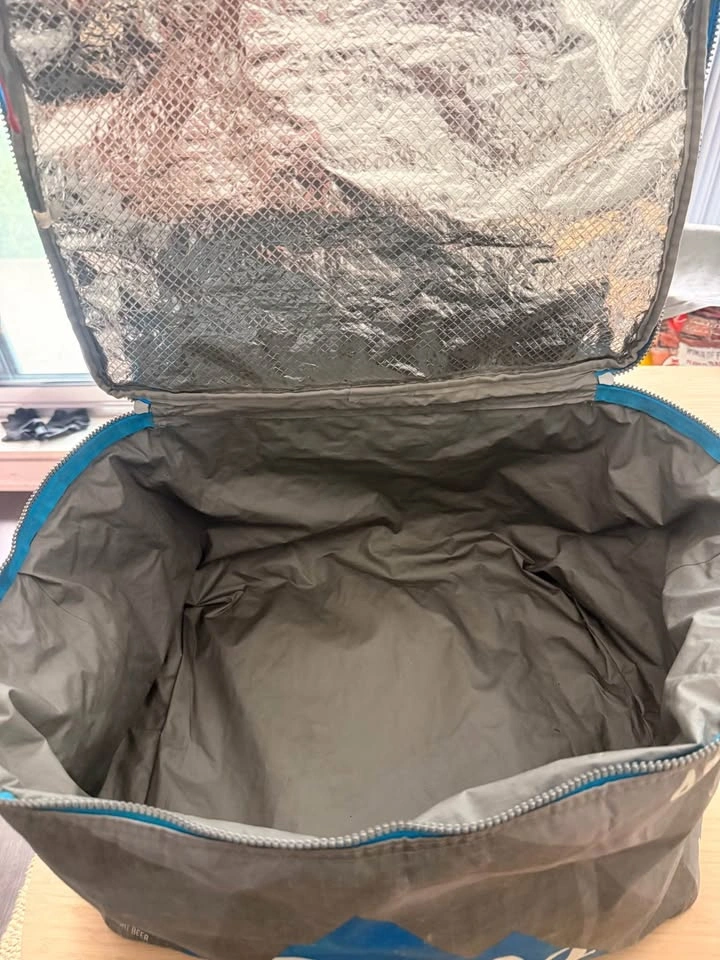 Coors Light 48-Can Insulated Cooler Bag - photo 2