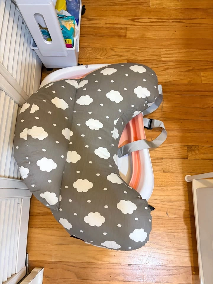 Momcozy Nursing Pillow - photo 2
