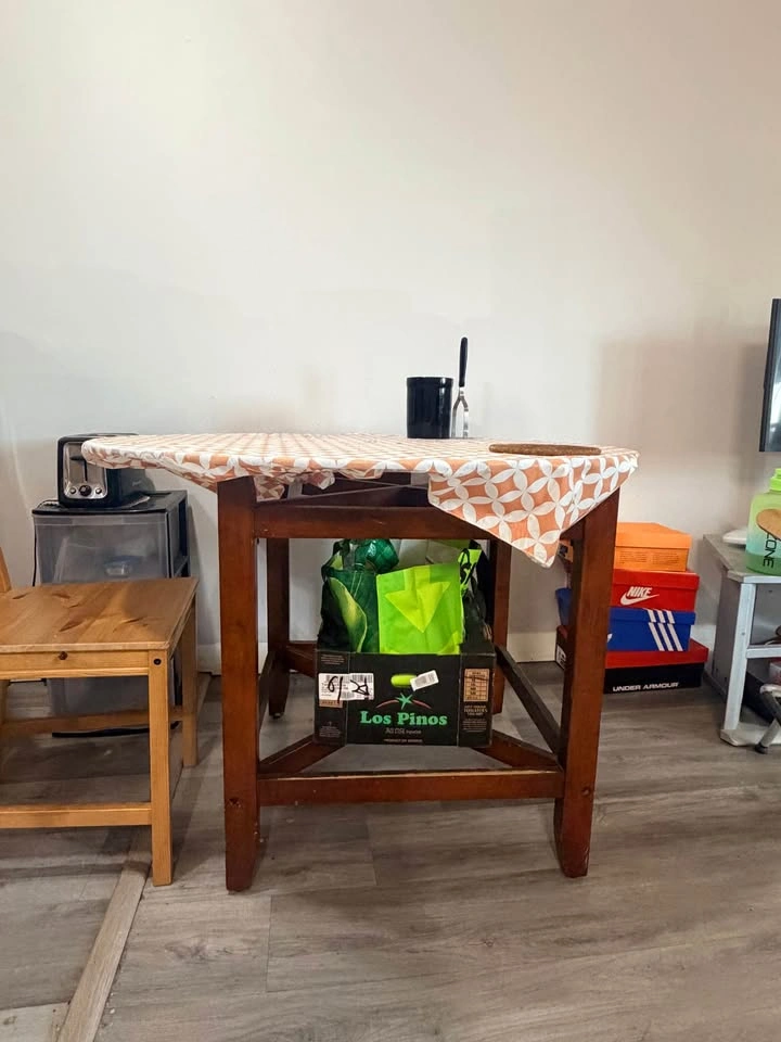 Sofa and Table - photo 3