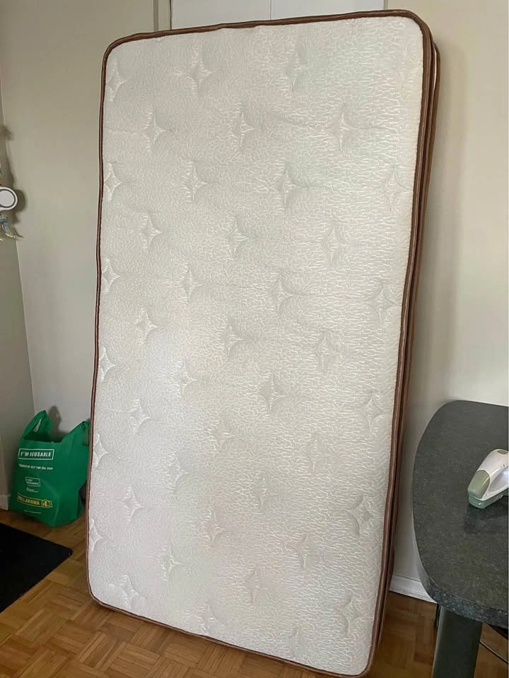TWIN sized Memory Foam Spring Mattress