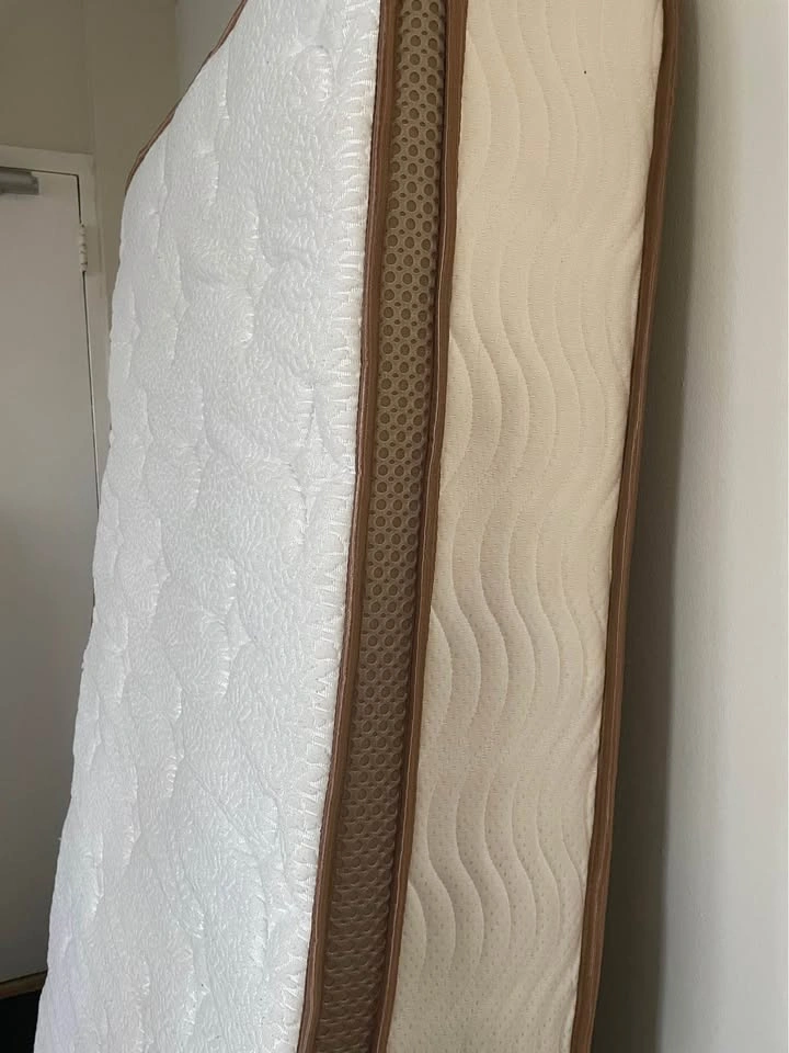 TWIN sized Memory Foam Spring Mattress - photo 2