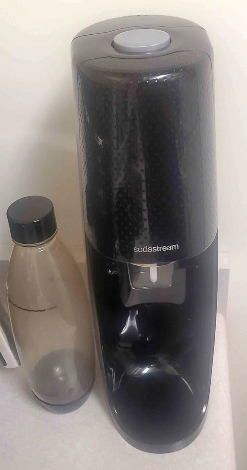 Soda Stream Fizzi with Bottle and Air Tank