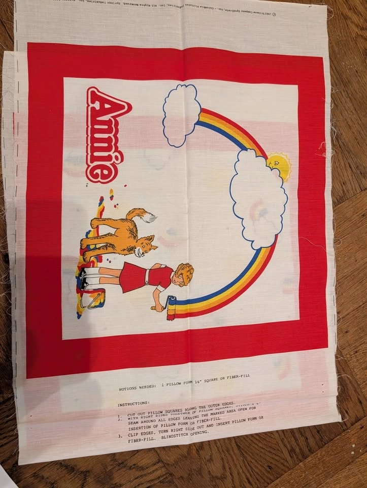 Vintage Care Bears and Annie Fabric Pillow Panels - photo 4