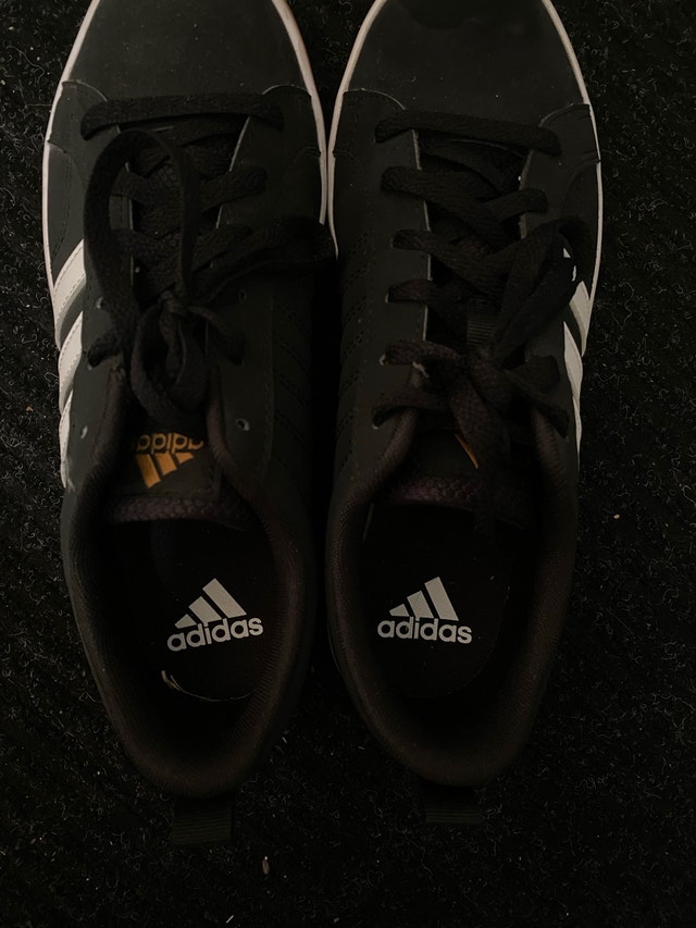 adidas shoes (unisex) - photo 2