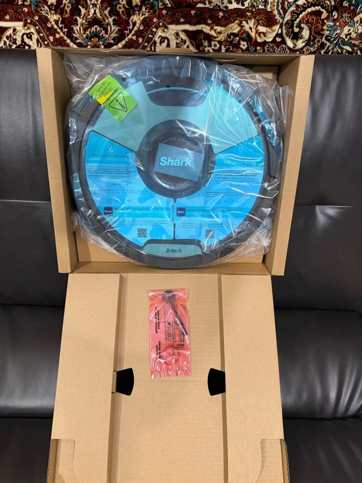 Shark Matrix Plus 2-in-1 Robot Vacuum & Mop (Open Box) - photo 4