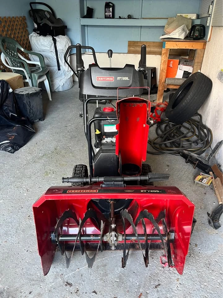 Craftsman snowblower 27” 205cc - photo 4