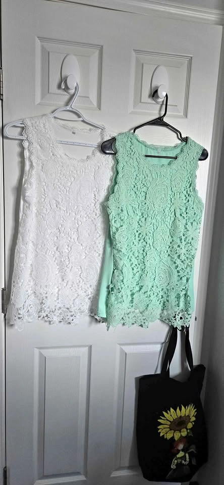 Brand new never worn lace sleeveless shirt