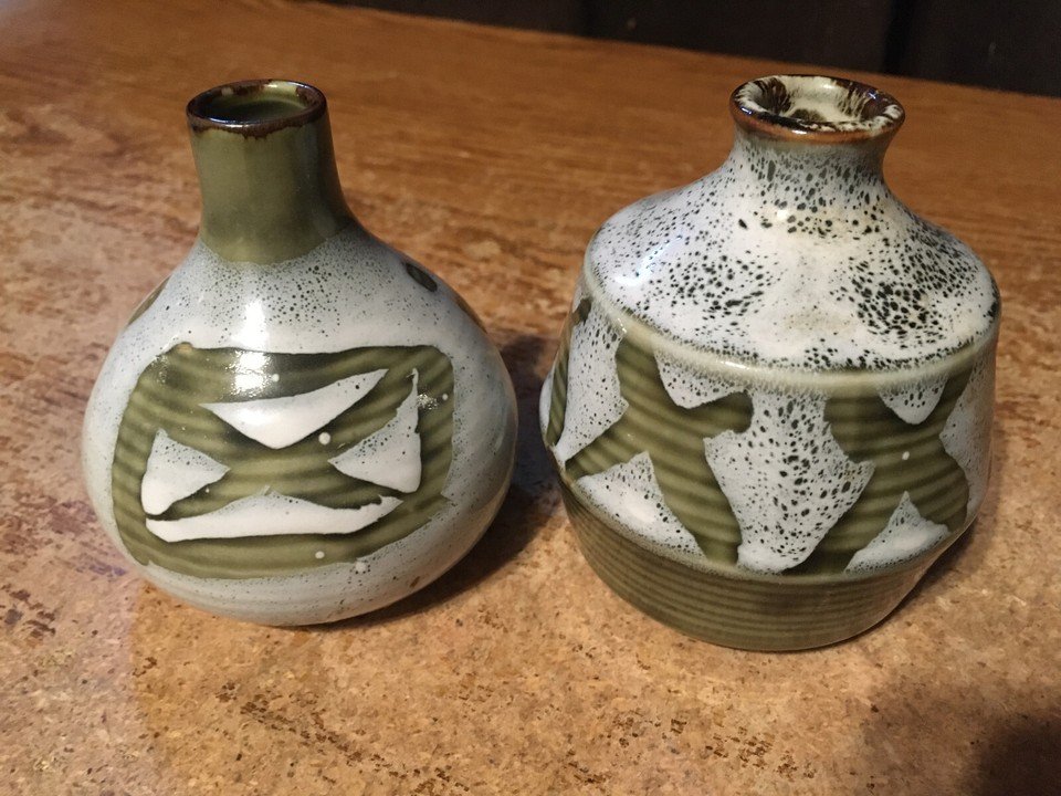 2X KAWATOMI STONEWARE SMALL JAPANESE VASE 3 1/2" GREEN X'S