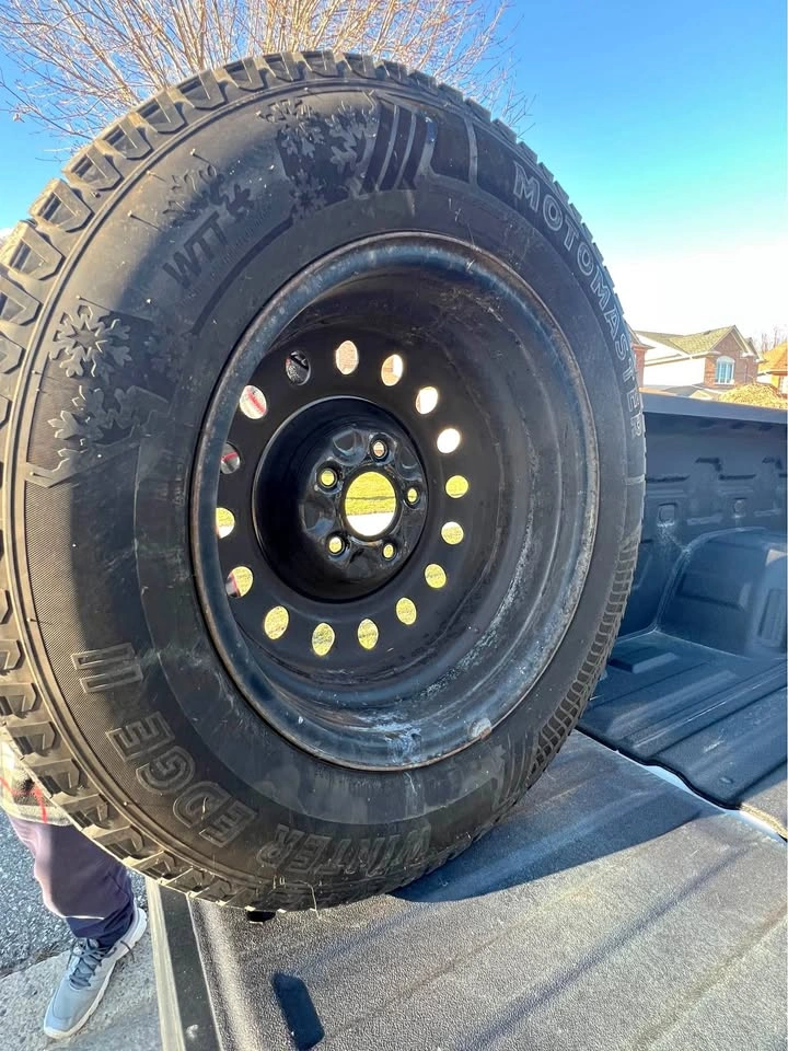 4 Winter Tires on Rims – 225/65R17 – Motomaster Winter Edge