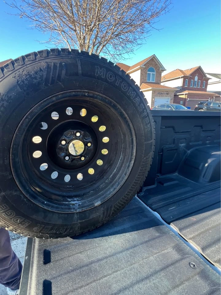 4 Winter Tires on Rims – 225/65R17 – Motomaster Winter Edge - photo 2