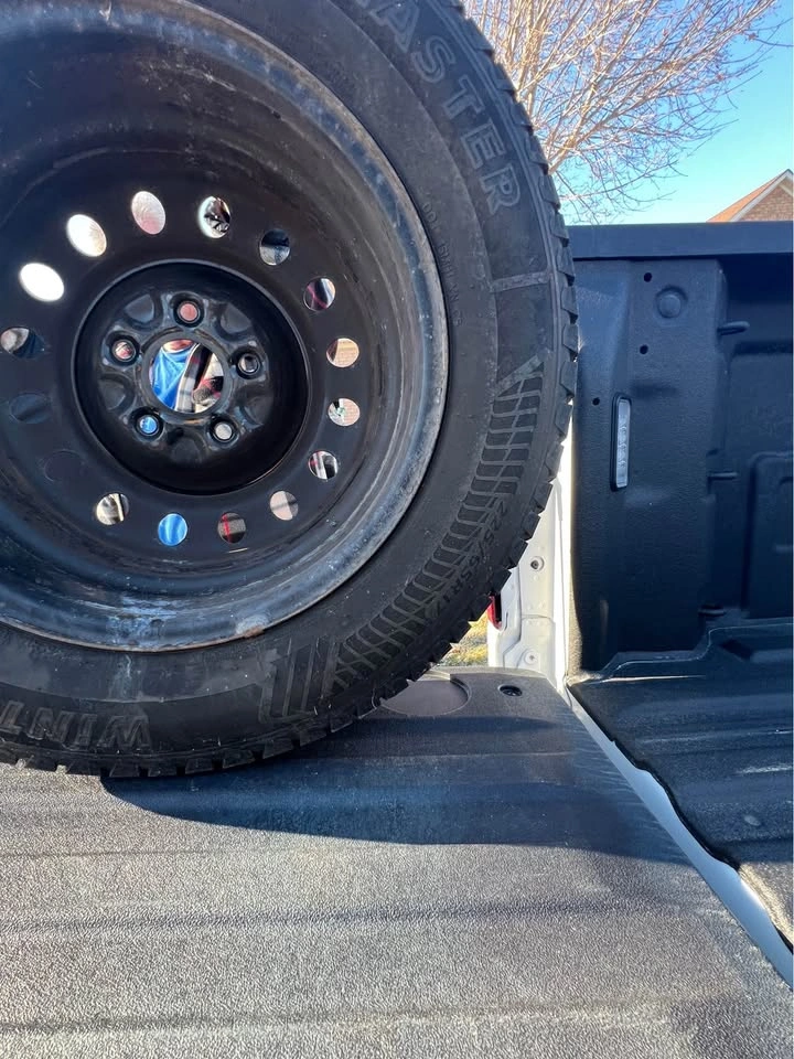 4 Winter Tires on Rims – 225/65R17 – Motomaster Winter Edge - photo 4