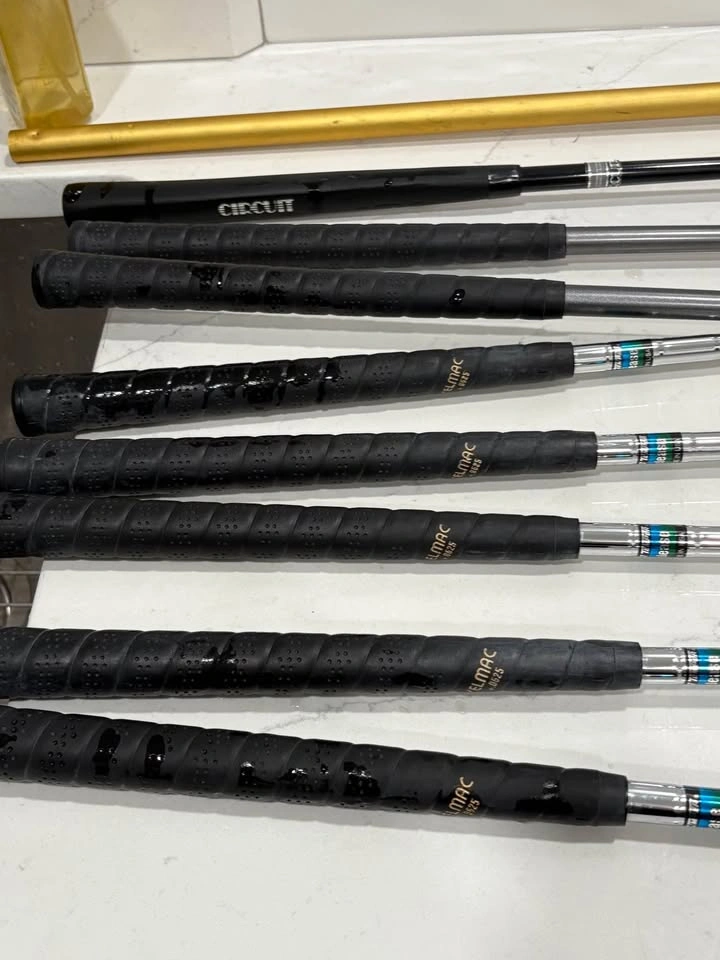 9-piece Men’s RH Golf Clubs and Bag - photo 5