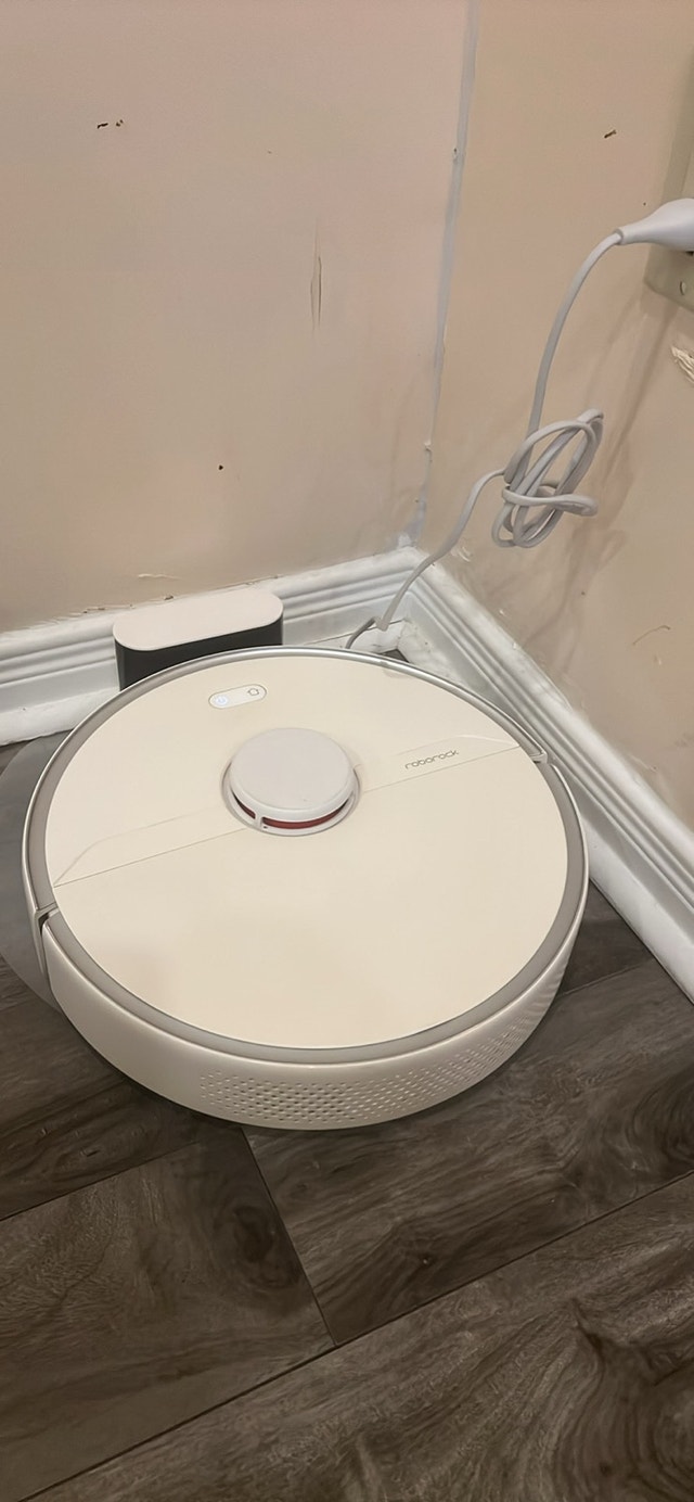 Roborock S6 Pure robot vacuum + mop w/ charger & extra parts
