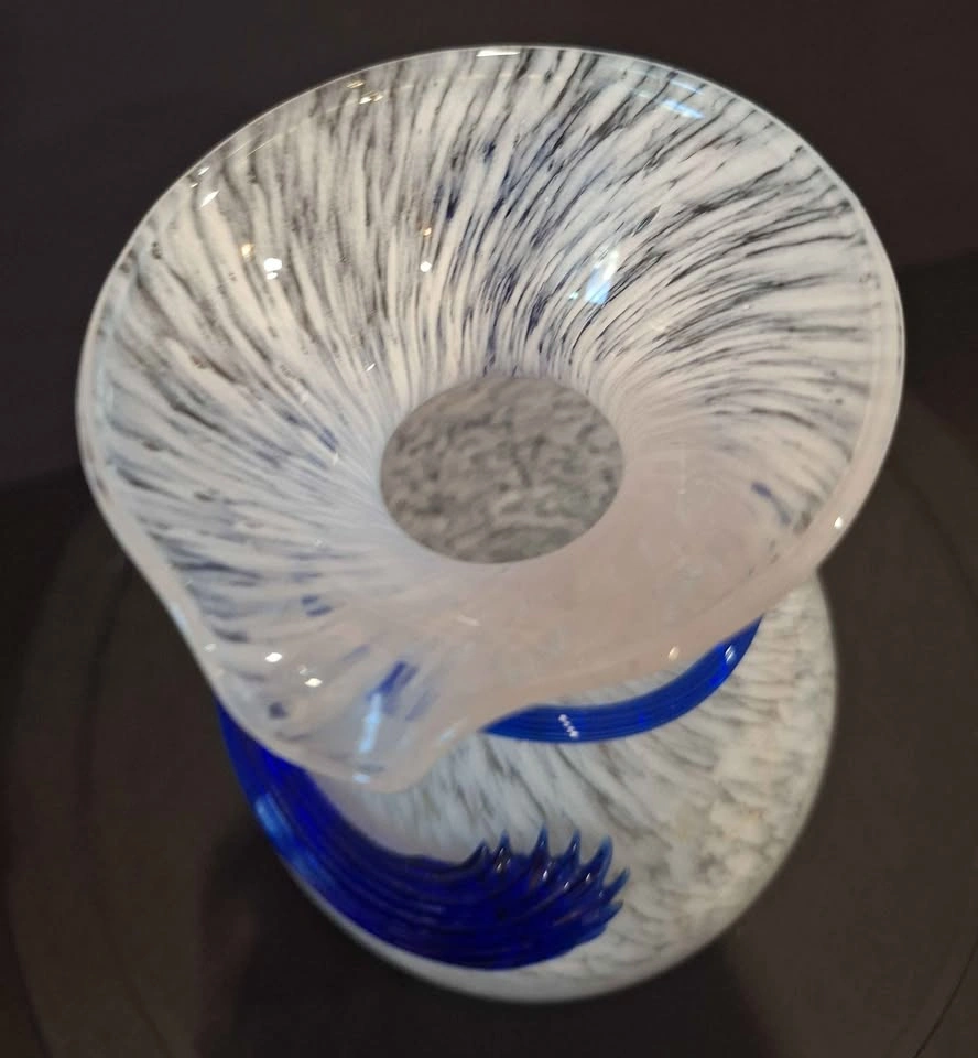 Murano Style Frosted Vase White & Blue Speckled Applied Spiral - photo 5