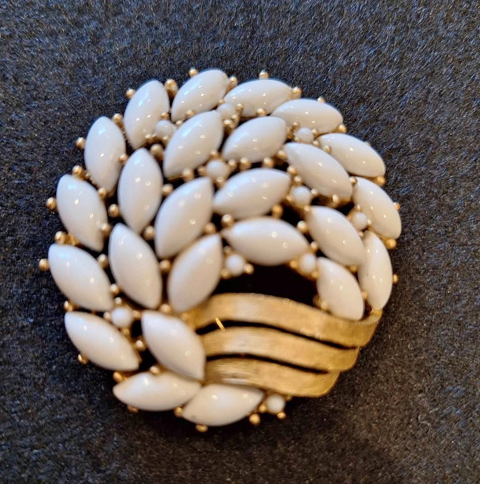 Vtg CROWN TRIFARI Signed Milkglass Rhinestone Flower Brooch