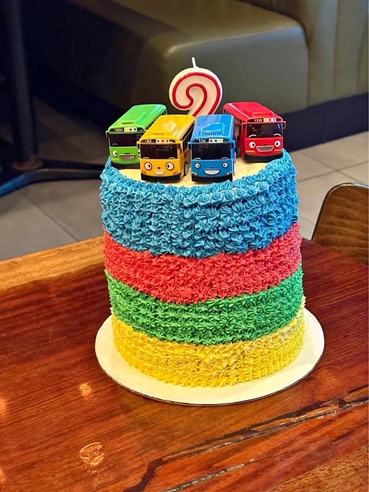 Custom Tayo cake