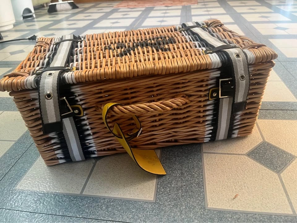 Vintage Anya Hindmarch x Selfridges Wicker Picnic Basket - photo 2