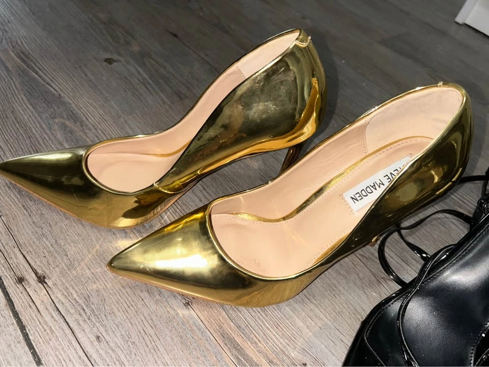 Steve Madden Gold Heels Size 8/7.5 - photo 2
