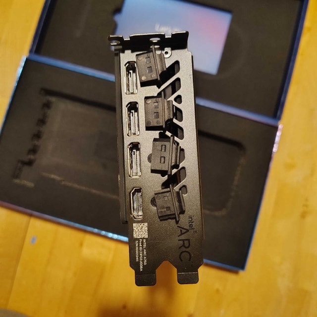 Intel Arc A750 Limited Edition Graphics Card - photo 3