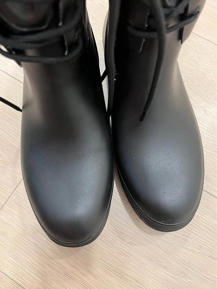 Women’s BOGS lined Black Rainboots - Size 8 women’s - photo 2