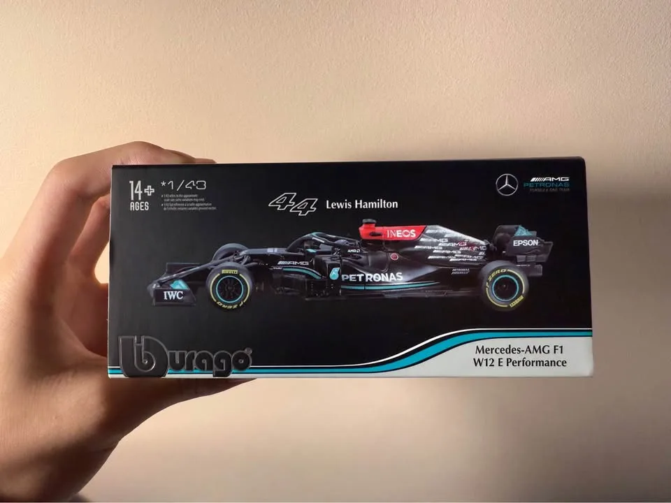 Bburago 1/43 Mercedes W12 Lewis Hamilton Premium #44 image indicator(5)