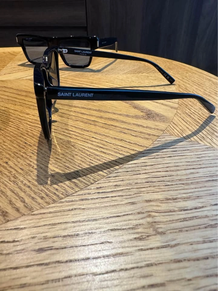 Sunglasses (Saint Laurent) - photo 3