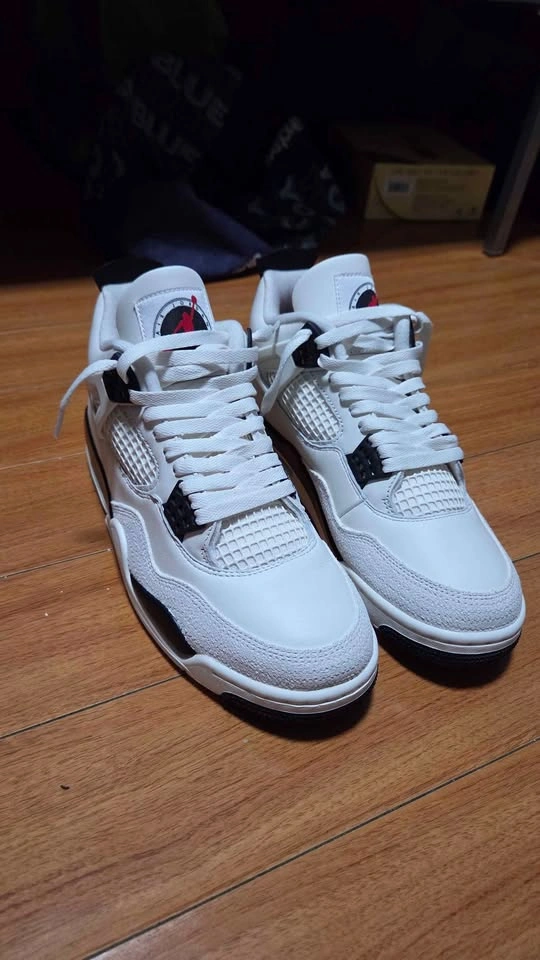 Jordan Air Jordan 4 Retro OG FC - photo 3