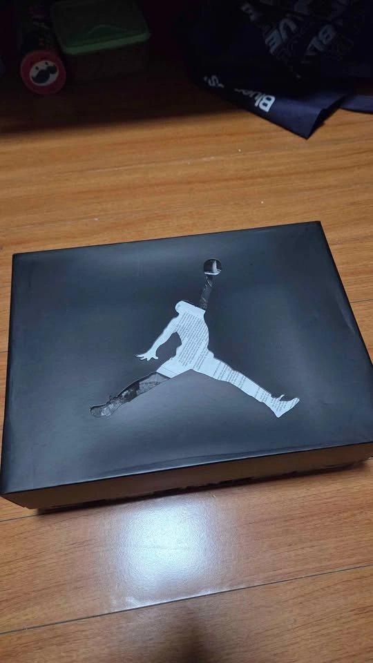 Jordan Air Jordan 4 Retro OG FC - photo 5