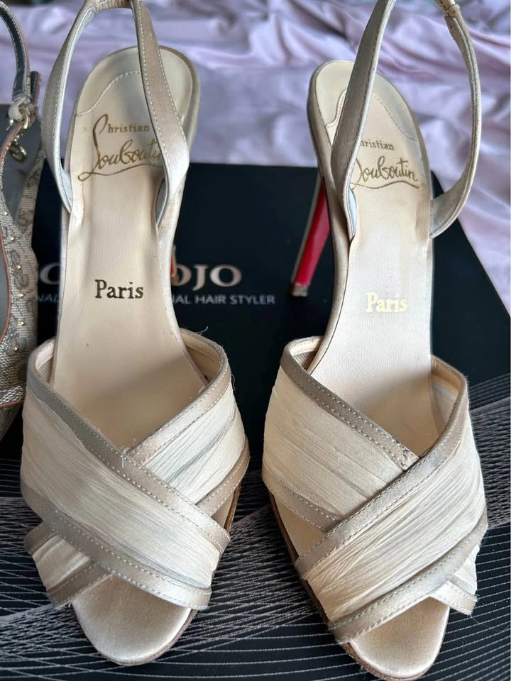 Talon christian louboutin red bottom heels size 37