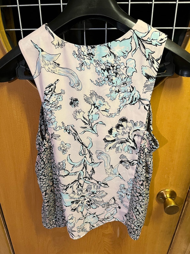 BCBGMAXAZRIA Floral Sleeveless Top. Medium - photo 3