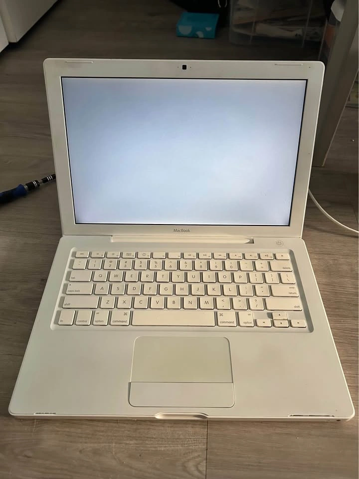 6x MacBook/iPad lot (For Parts/Repair) - photo 3
