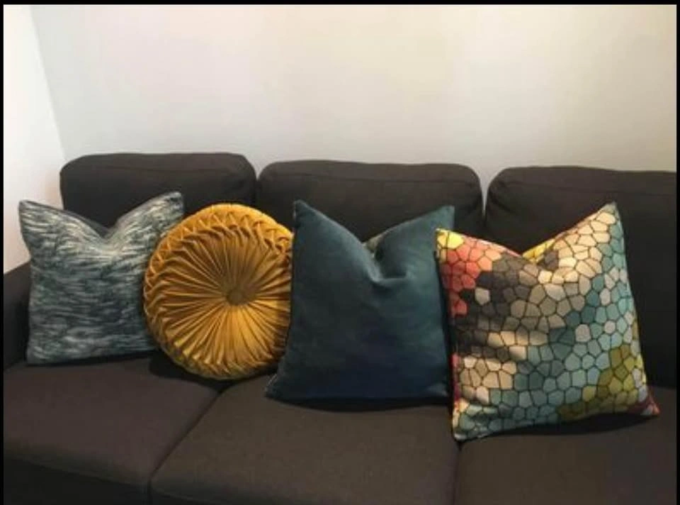 Throw Pillows - photo 3