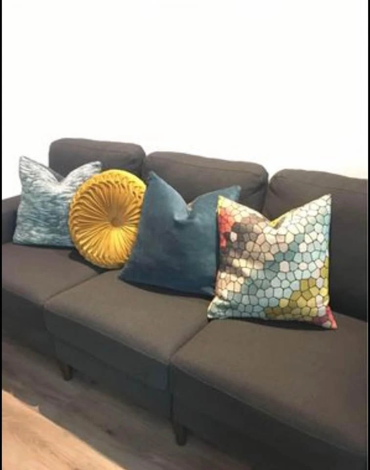 Throw Pillows - photo 4